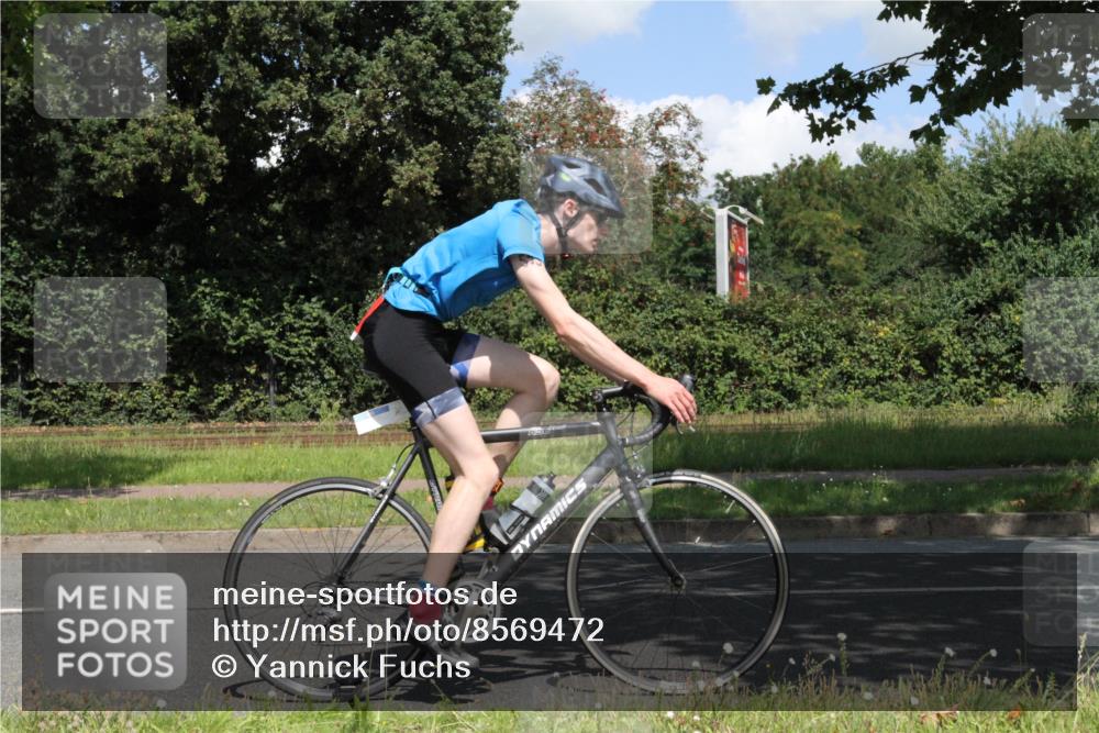 10.08.2025 - GEWOBA Citytriathlon Bremen Yannick Fuchs http://msf.ph/oto/8569472 10.08.2025 13:34:29 Radfahren 593, 865, 905, 924 meine-sportfotos.de