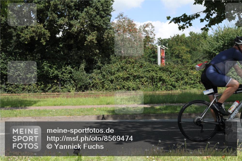 10.08.2025 - GEWOBA Citytriathlon Bremen Yannick Fuchs http://msf.ph/oto/8569474 10.08.2025 13:34:29 Radfahren 593, 865, 905, 924 meine-sportfotos.de