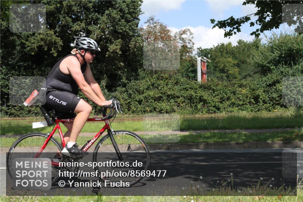 10.08.2025 - GEWOBA Citytriathlon Bremen Yannick Fuchs http://msf.ph/oto/8569477 10.08.2025 13:34:38 Radfahren 593, 865, 905, 924 meine-sportfotos.de