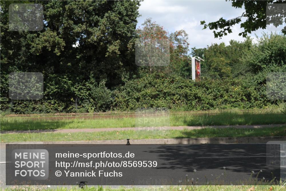10.08.2025 - GEWOBA Citytriathlon Bremen Yannick Fuchs http://msf.ph/oto/8569539 10.08.2025 14:00:15 Radfahren  meine-sportfotos.de