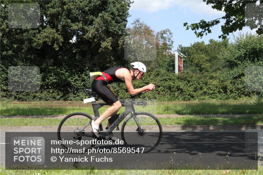 10.08.2025 - GEWOBA Citytriathlon Bremen Yannick Fuchs http://msf.ph/oto/8569547 10.08.2025 14:05:36 Radfahren 11 meine-sportfotos.de