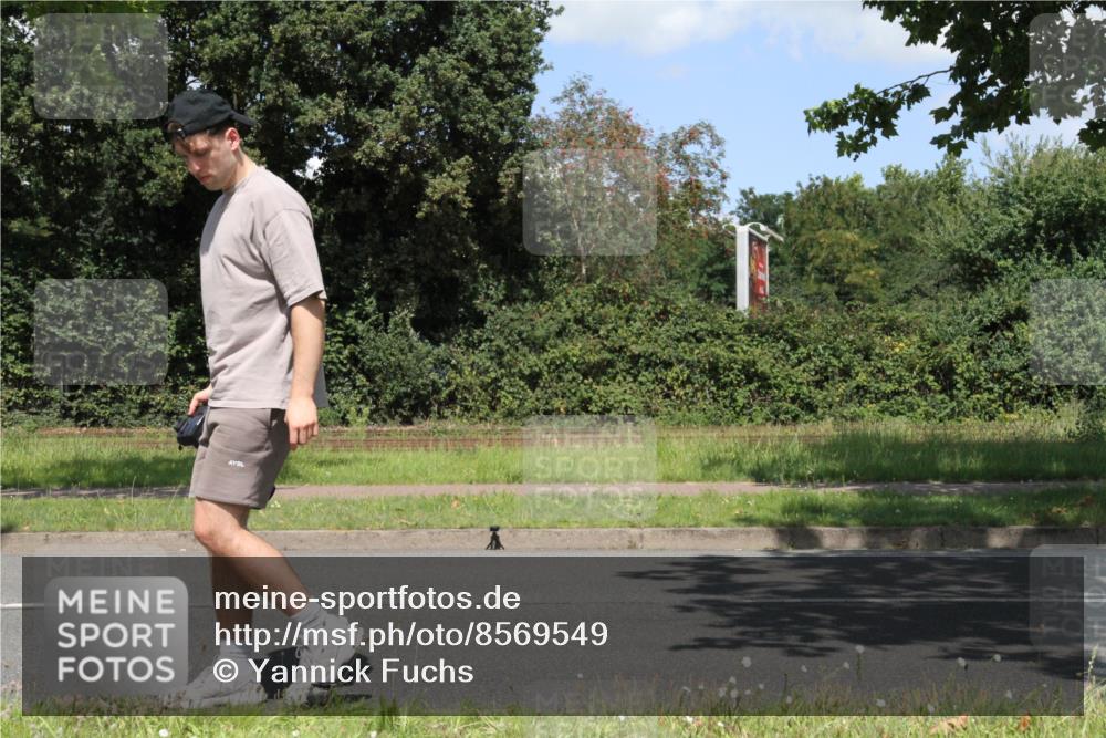 10.08.2025 - GEWOBA Citytriathlon Bremen Yannick Fuchs http://msf.ph/oto/8569549 10.08.2025 14:05:48 Radfahren 11 meine-sportfotos.de