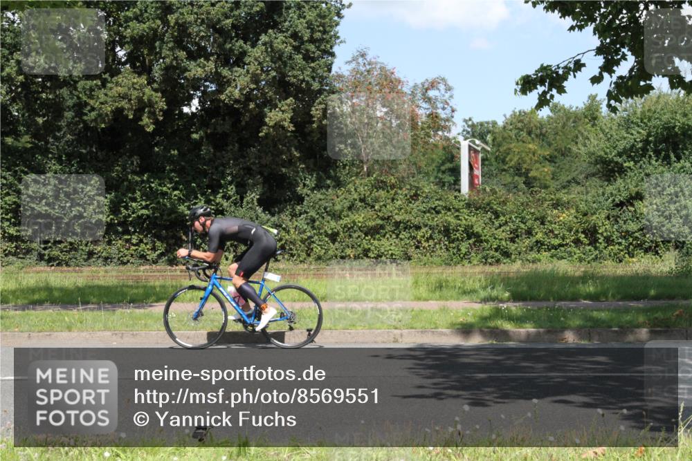 10.08.2025 - GEWOBA Citytriathlon Bremen Yannick Fuchs http://msf.ph/oto/8569551 10.08.2025 14:06:48 Radfahren  meine-sportfotos.de