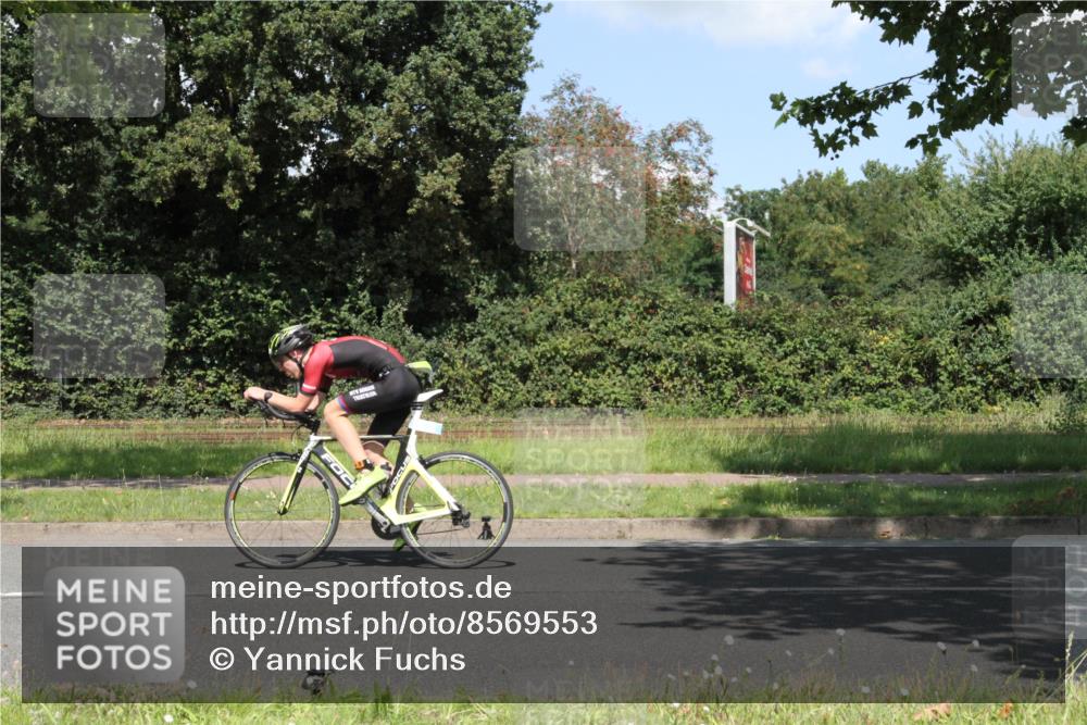 10.08.2025 - GEWOBA Citytriathlon Bremen Yannick Fuchs http://msf.ph/oto/8569553 10.08.2025 14:07:30 Radfahren 89 meine-sportfotos.de