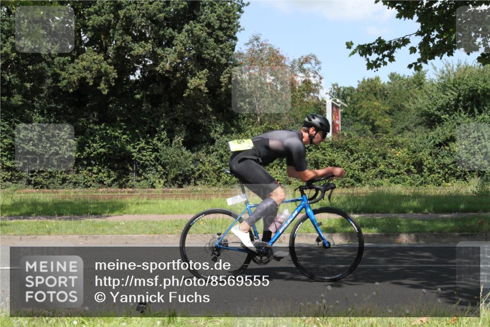 10.08.2025 - GEWOBA Citytriathlon Bremen Yannick Fuchs http://msf.ph/oto/8569555 10.08.2025 14:07:37 Radfahren 89 meine-sportfotos.de
