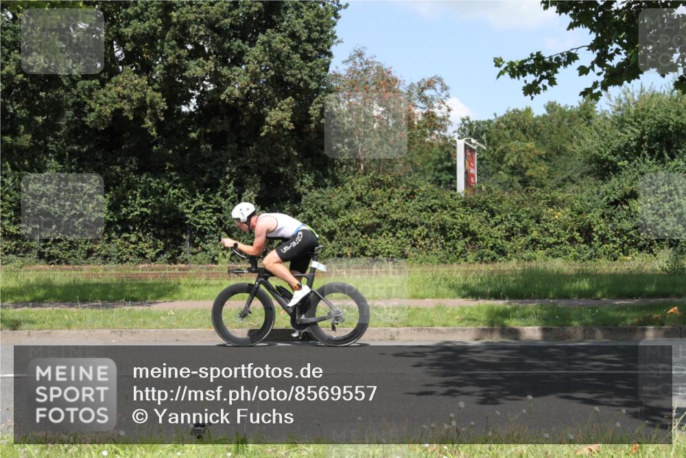 10.08.2025 - GEWOBA Citytriathlon Bremen Yannick Fuchs http://msf.ph/oto/8569557 10.08.2025 14:08:11 Radfahren 3 meine-sportfotos.de