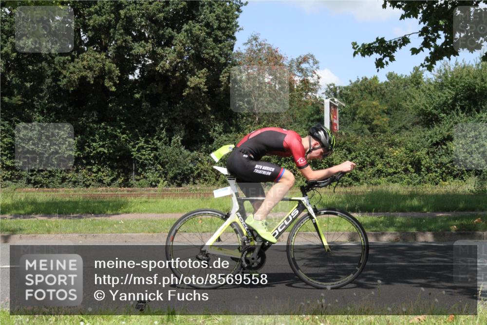 10.08.2025 - GEWOBA Citytriathlon Bremen Yannick Fuchs http://msf.ph/oto/8569558 10.08.2025 14:08:21 Radfahren 3 meine-sportfotos.de