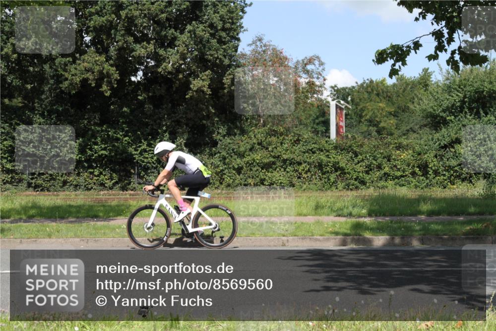10.08.2025 - GEWOBA Citytriathlon Bremen Yannick Fuchs http://msf.ph/oto/8569560 10.08.2025 14:08:46 Radfahren  meine-sportfotos.de