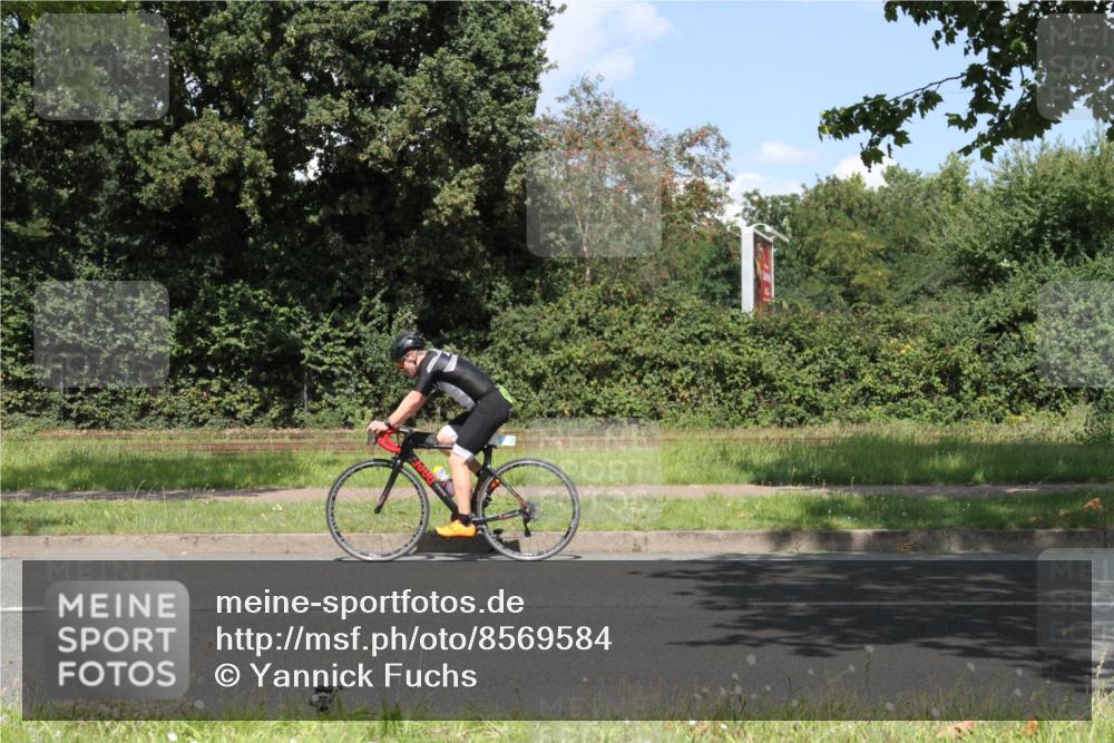 10.08.2025 - GEWOBA Citytriathlon Bremen Yannick Fuchs http://msf.ph/oto/8569584 10.08.2025 14:10:39 Radfahren  meine-sportfotos.de