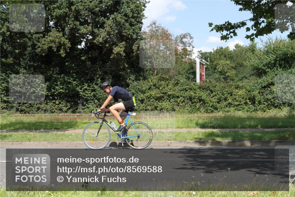 10.08.2025 - GEWOBA Citytriathlon Bremen Yannick Fuchs http://msf.ph/oto/8569588 10.08.2025 14:11:03 Radfahren  meine-sportfotos.de