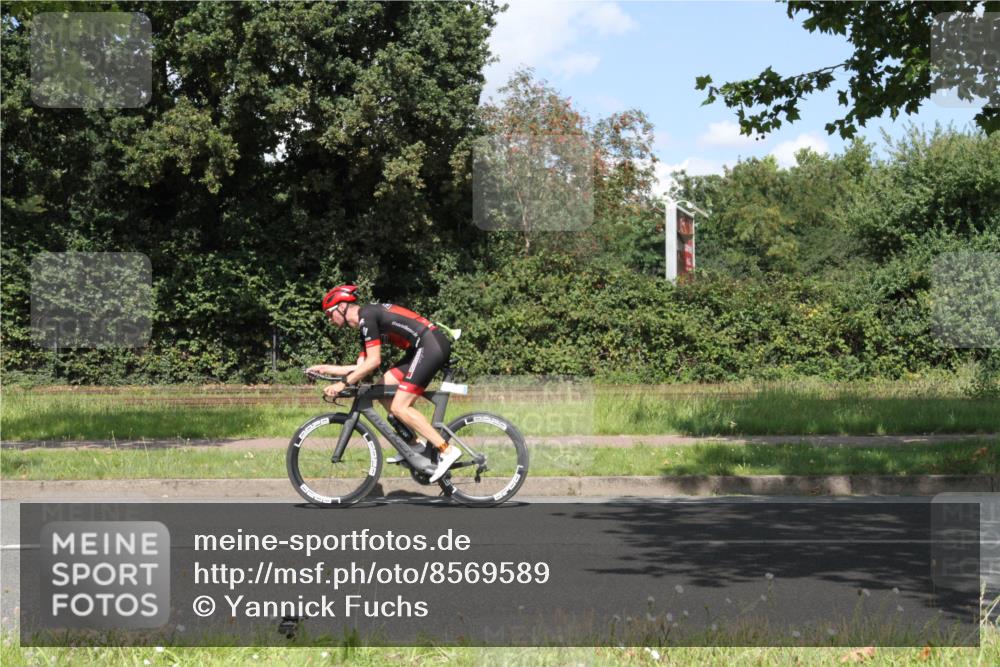 10.08.2025 - GEWOBA Citytriathlon Bremen Yannick Fuchs http://msf.ph/oto/8569589 10.08.2025 14:11:05 Radfahren  meine-sportfotos.de