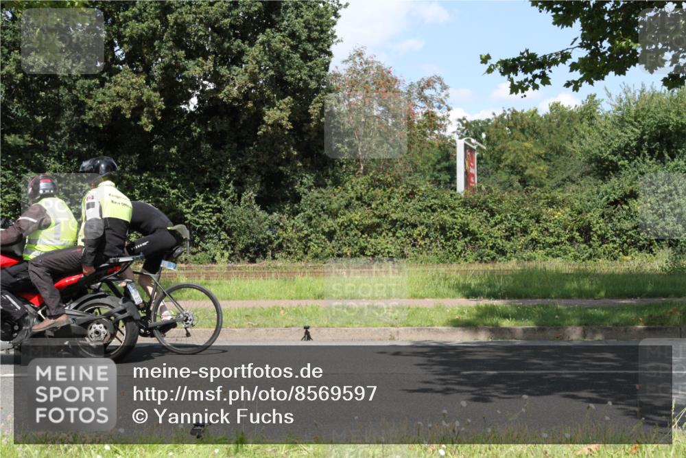 10.08.2025 - GEWOBA Citytriathlon Bremen Yannick Fuchs http://msf.ph/oto/8569597 10.08.2025 14:11:23 Radfahren 70, 161 meine-sportfotos.de