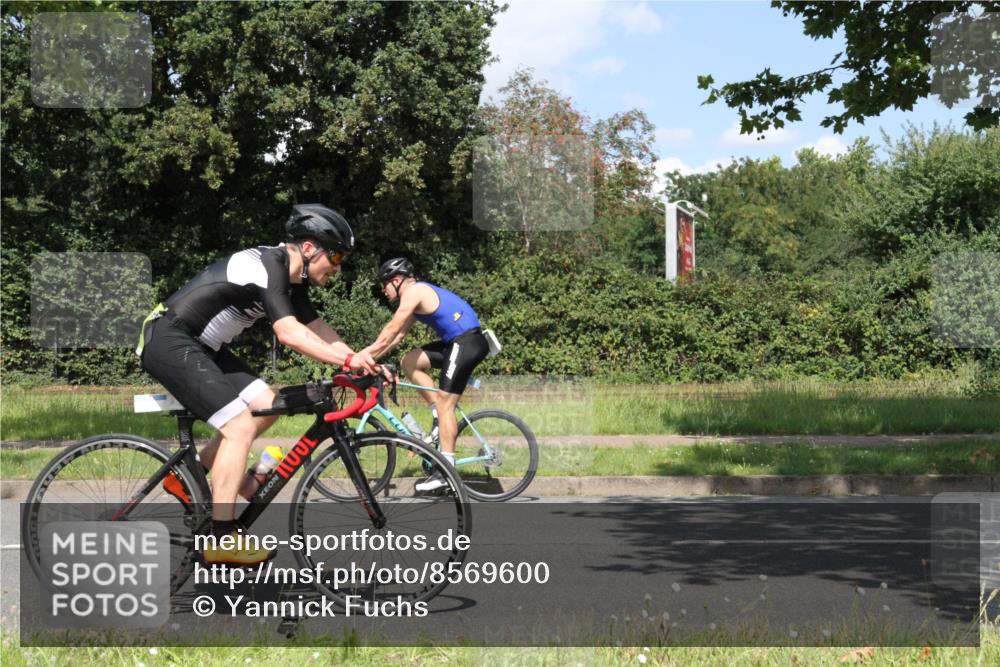 10.08.2025 - GEWOBA Citytriathlon Bremen Yannick Fuchs http://msf.ph/oto/8569600 10.08.2025 14:11:29 Radfahren 70, 161 meine-sportfotos.de