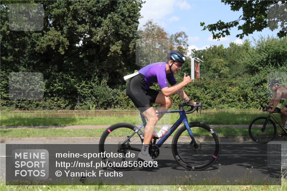 10.08.2025 - GEWOBA Citytriathlon Bremen Yannick Fuchs http://msf.ph/oto/8569603 10.08.2025 14:11:31 Radfahren 70, 161 meine-sportfotos.de