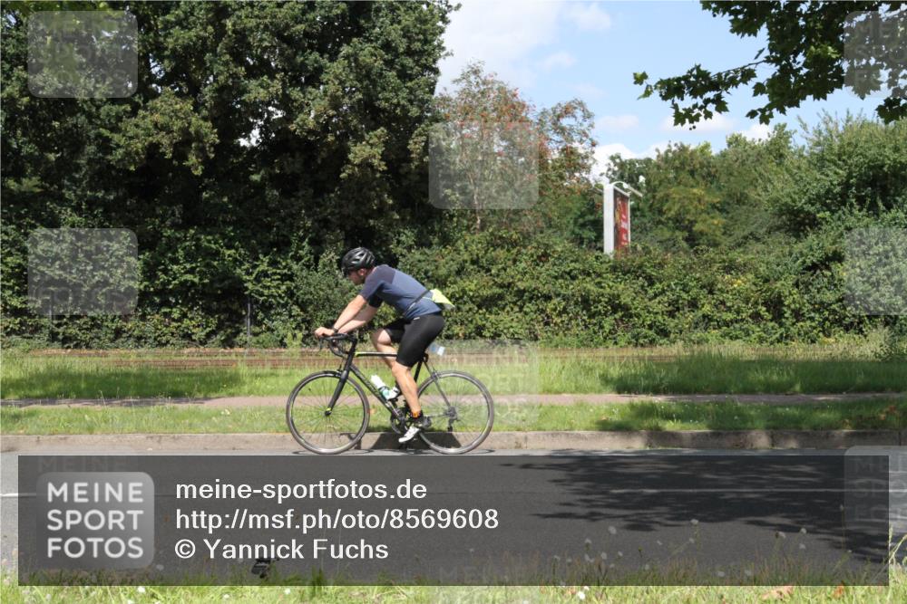 10.08.2025 - GEWOBA Citytriathlon Bremen Yannick Fuchs http://msf.ph/oto/8569608 10.08.2025 14:11:39 Radfahren 70, 161 meine-sportfotos.de