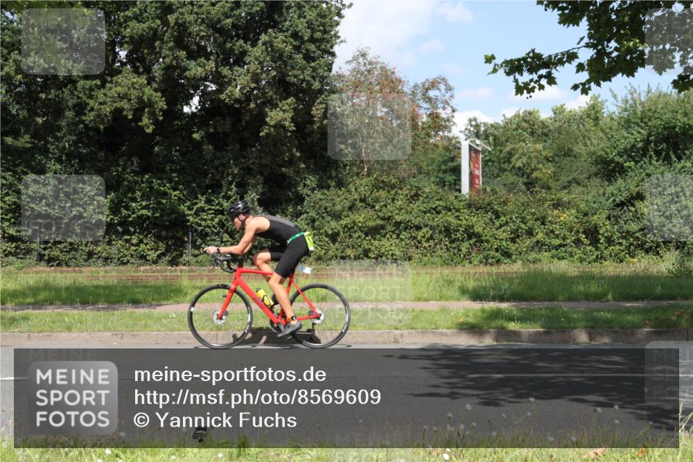 10.08.2025 - GEWOBA Citytriathlon Bremen Yannick Fuchs http://msf.ph/oto/8569609 10.08.2025 14:11:46 Radfahren 70, 156, 168 meine-sportfotos.de