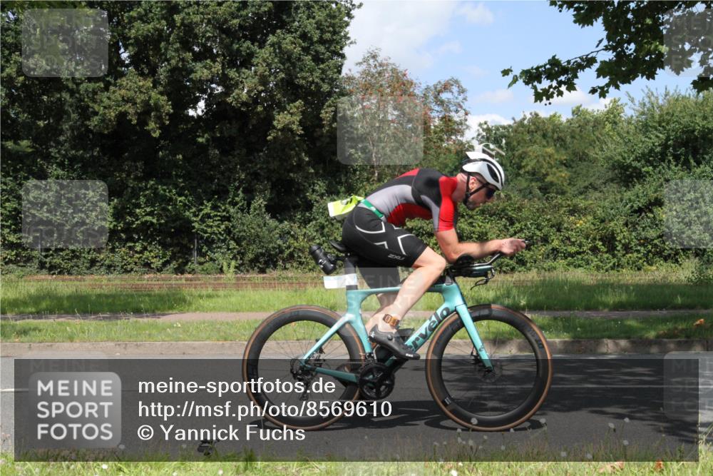 10.08.2025 - GEWOBA Citytriathlon Bremen Yannick Fuchs http://msf.ph/oto/8569610 10.08.2025 14:11:54 Radfahren 12, 156, 168 meine-sportfotos.de
