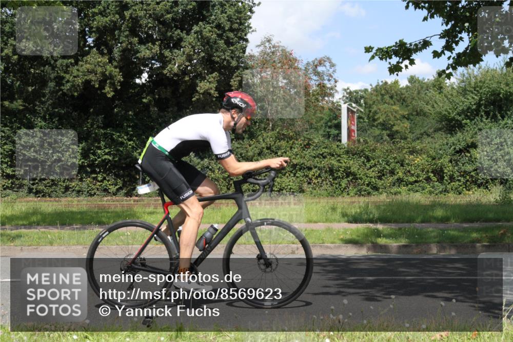 10.08.2025 - GEWOBA Citytriathlon Bremen Yannick Fuchs http://msf.ph/oto/8569623 10.08.2025 14:12:11 Radfahren 10, 12, 27, 42, 172 meine-sportfotos.de