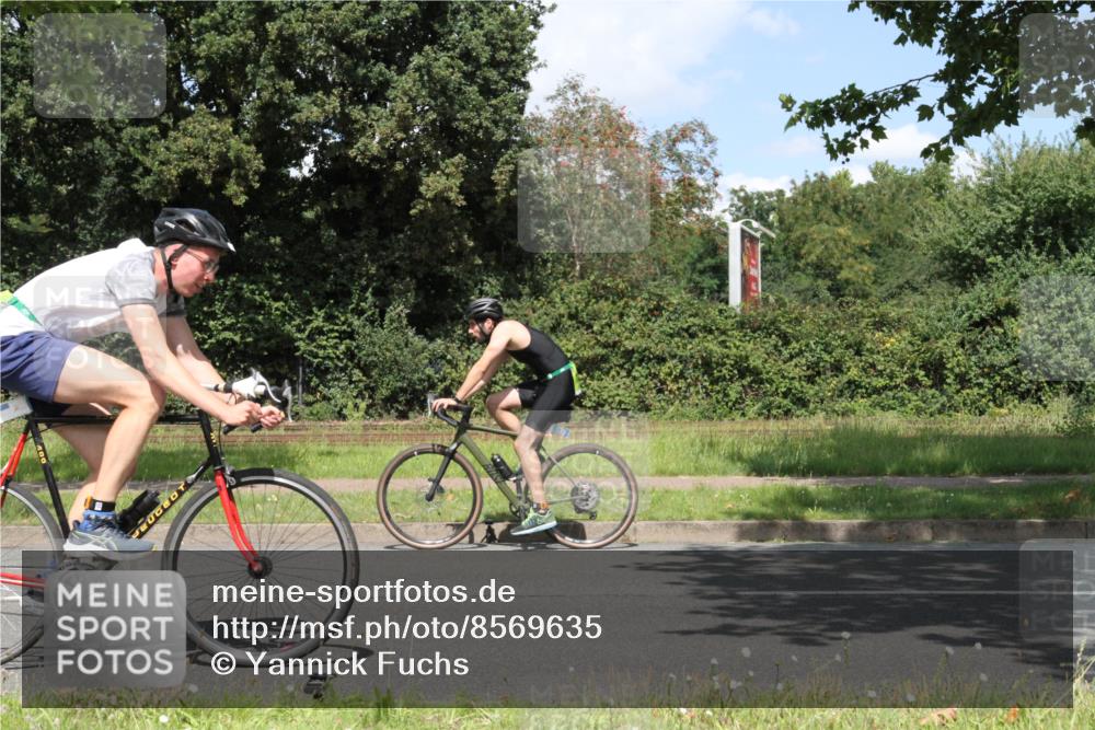 10.08.2025 - GEWOBA Citytriathlon Bremen Yannick Fuchs http://msf.ph/oto/8569635 10.08.2025 14:12:26 Radfahren 10, 27, 33, 42, 66, 171, 172, 178 meine-sportfotos.de