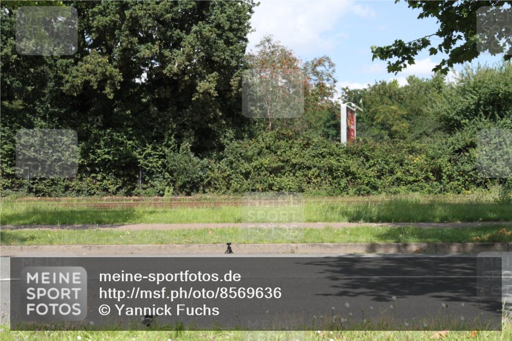 10.08.2025 - GEWOBA Citytriathlon Bremen Yannick Fuchs http://msf.ph/oto/8569636 10.08.2025 14:12:29 Radfahren 10, 27, 33, 42, 66, 155, 171, 178 meine-sportfotos.de
