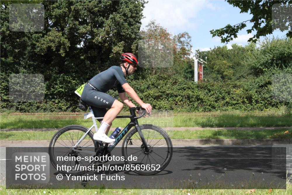10.08.2025 - GEWOBA Citytriathlon Bremen Yannick Fuchs http://msf.ph/oto/8569652 10.08.2025 14:12:47 Radfahren 95, 117, 148, 155 meine-sportfotos.de