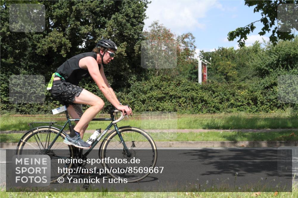 10.08.2025 - GEWOBA Citytriathlon Bremen Yannick Fuchs http://msf.ph/oto/8569667 10.08.2025 14:13:03 Radfahren 8, 95, 107, 148 meine-sportfotos.de