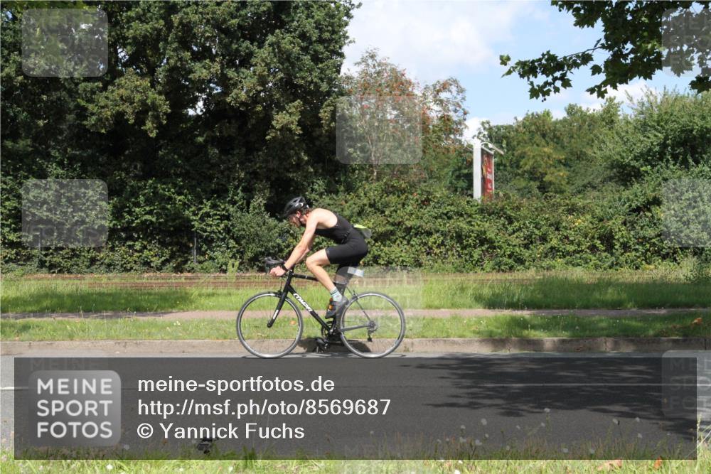 10.08.2025 - GEWOBA Citytriathlon Bremen Yannick Fuchs http://msf.ph/oto/8569687 10.08.2025 14:13:26 Radfahren 14, 26, 44, 104, 175 meine-sportfotos.de