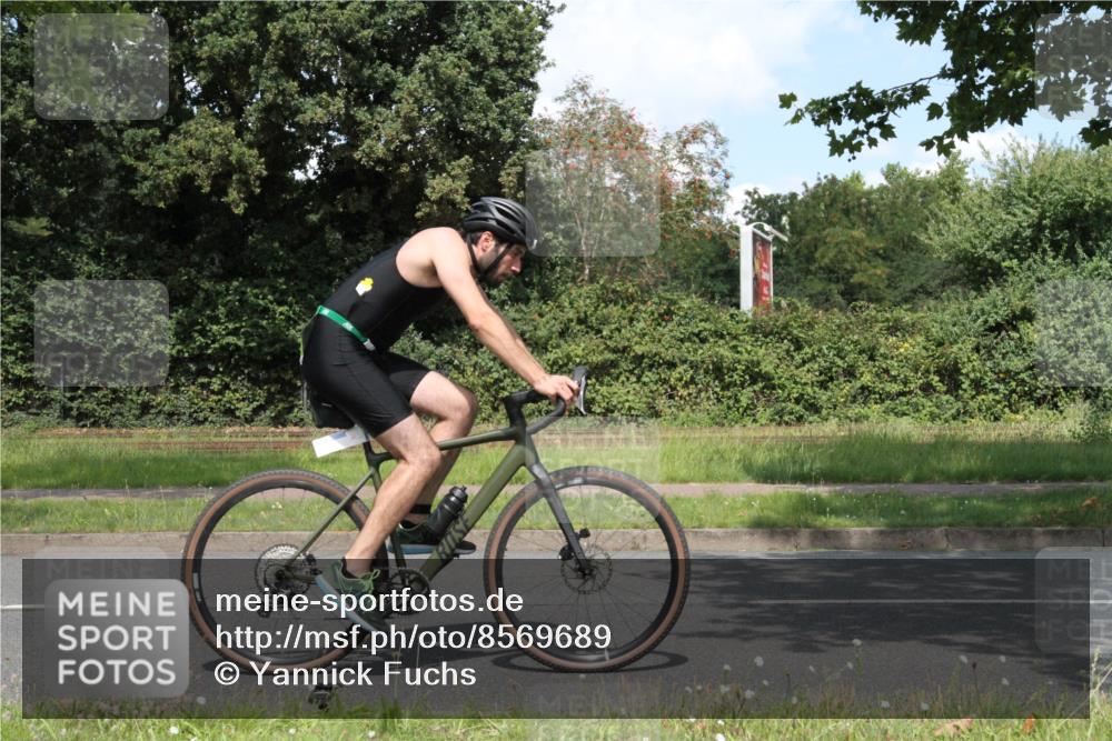 10.08.2025 - GEWOBA Citytriathlon Bremen Yannick Fuchs http://msf.ph/oto/8569689 10.08.2025 14:13:30 Radfahren 14, 26, 44, 104, 112, 175 meine-sportfotos.de