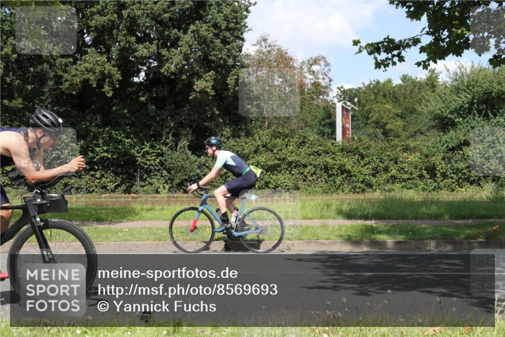 10.08.2025 - GEWOBA Citytriathlon Bremen Yannick Fuchs http://msf.ph/oto/8569693 10.08.2025 14:13:41 Radfahren 14, 44, 112 meine-sportfotos.de