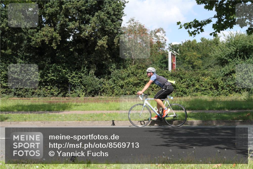 10.08.2025 - GEWOBA Citytriathlon Bremen Yannick Fuchs http://msf.ph/oto/8569713 10.08.2025 14:14:01 Radfahren  meine-sportfotos.de