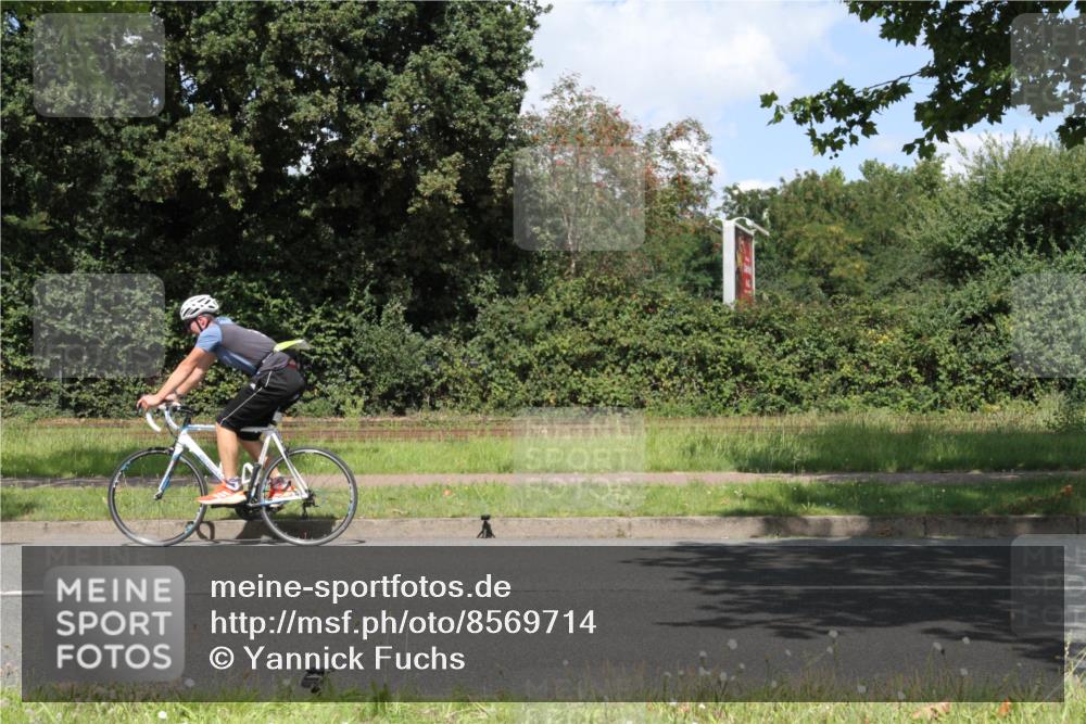 10.08.2025 - GEWOBA Citytriathlon Bremen Yannick Fuchs http://msf.ph/oto/8569714 10.08.2025 14:14:01 Radfahren  meine-sportfotos.de