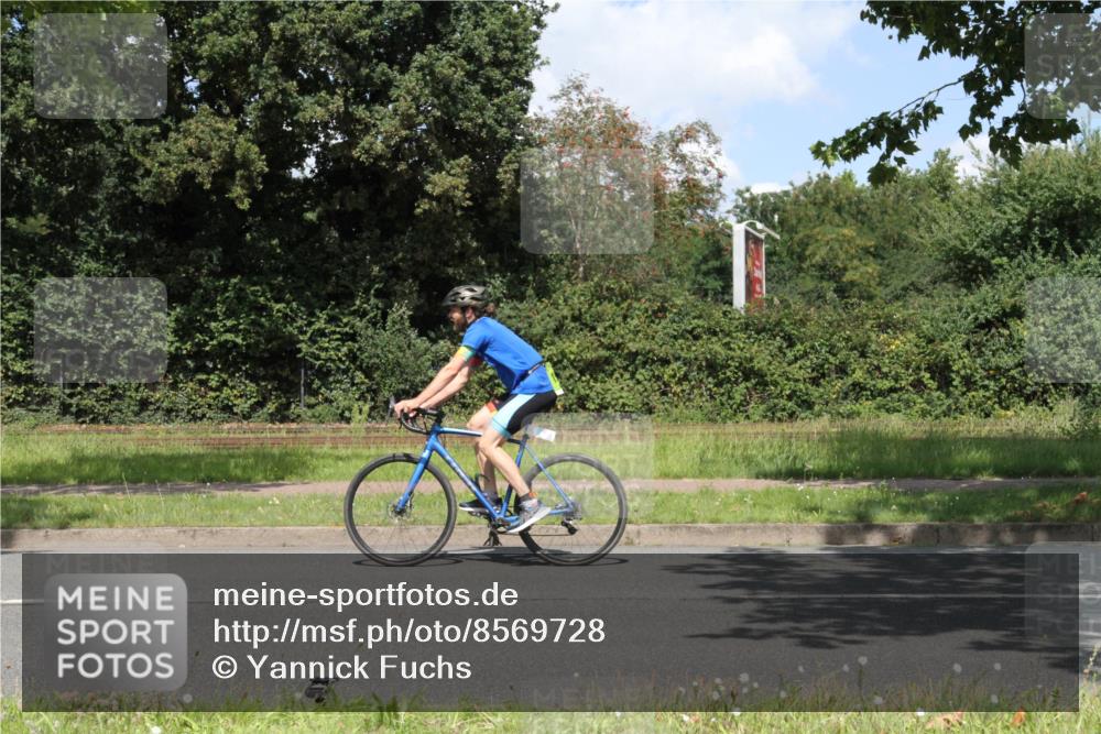 10.08.2025 - GEWOBA Citytriathlon Bremen Yannick Fuchs http://msf.ph/oto/8569728 10.08.2025 14:14:08 Radfahren  meine-sportfotos.de