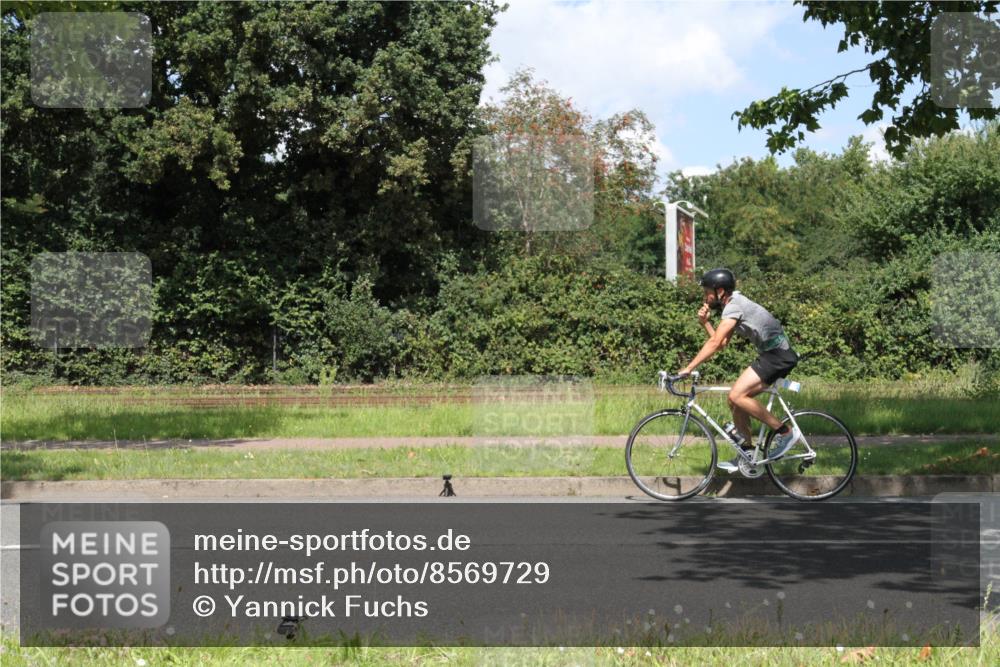 10.08.2025 - GEWOBA Citytriathlon Bremen Yannick Fuchs http://msf.ph/oto/8569729 10.08.2025 14:14:09 Radfahren  meine-sportfotos.de