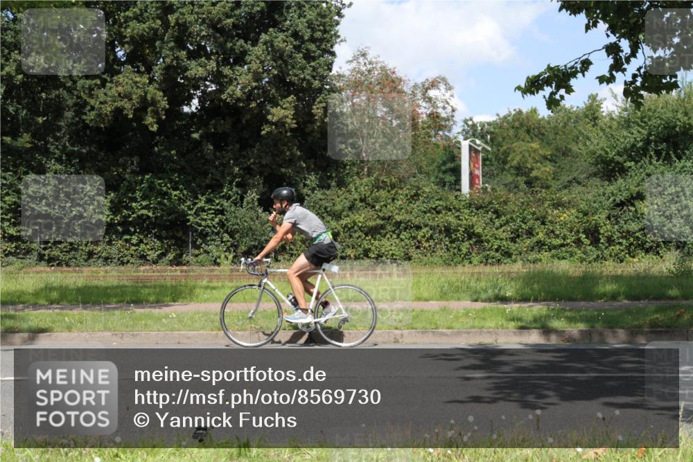 10.08.2025 - GEWOBA Citytriathlon Bremen Yannick Fuchs http://msf.ph/oto/8569730 10.08.2025 14:14:09 Radfahren  meine-sportfotos.de