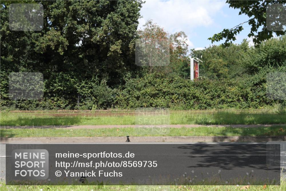 10.08.2025 - GEWOBA Citytriathlon Bremen Yannick Fuchs http://msf.ph/oto/8569735 10.08.2025 14:14:11 Radfahren 122 meine-sportfotos.de