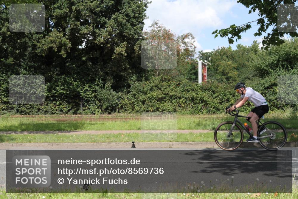 10.08.2025 - GEWOBA Citytriathlon Bremen Yannick Fuchs http://msf.ph/oto/8569736 10.08.2025 14:14:11 Radfahren 122 meine-sportfotos.de