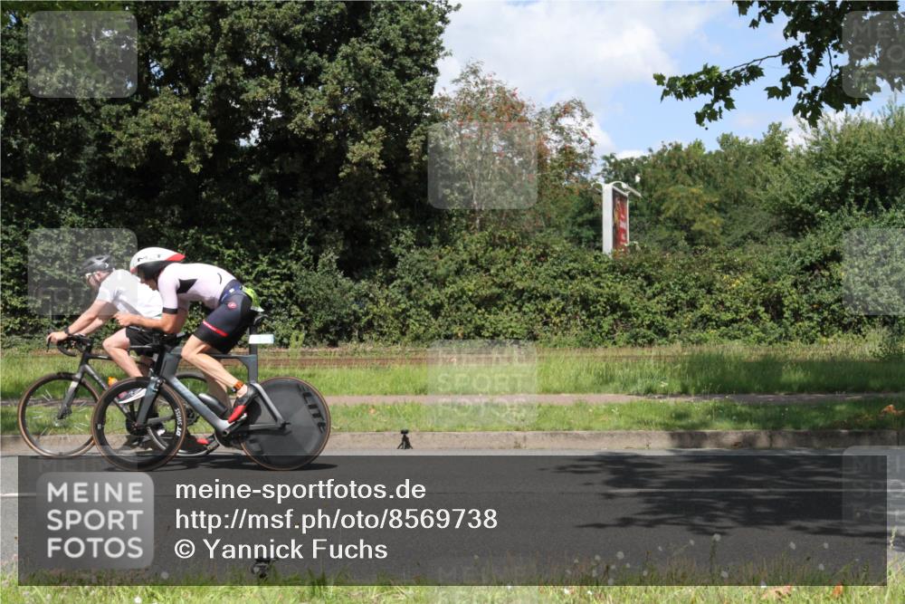 10.08.2025 - GEWOBA Citytriathlon Bremen Yannick Fuchs http://msf.ph/oto/8569738 10.08.2025 14:14:12 Radfahren 122 meine-sportfotos.de