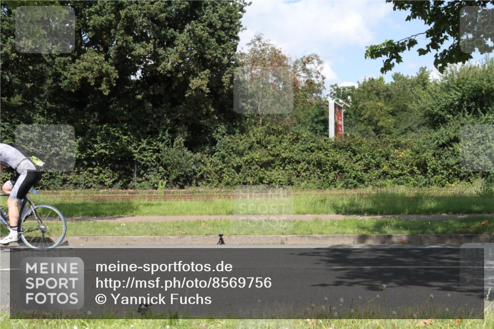 10.08.2025 - GEWOBA Citytriathlon Bremen Yannick Fuchs http://msf.ph/oto/8569756 10.08.2025 14:14:21 Radfahren 122 meine-sportfotos.de