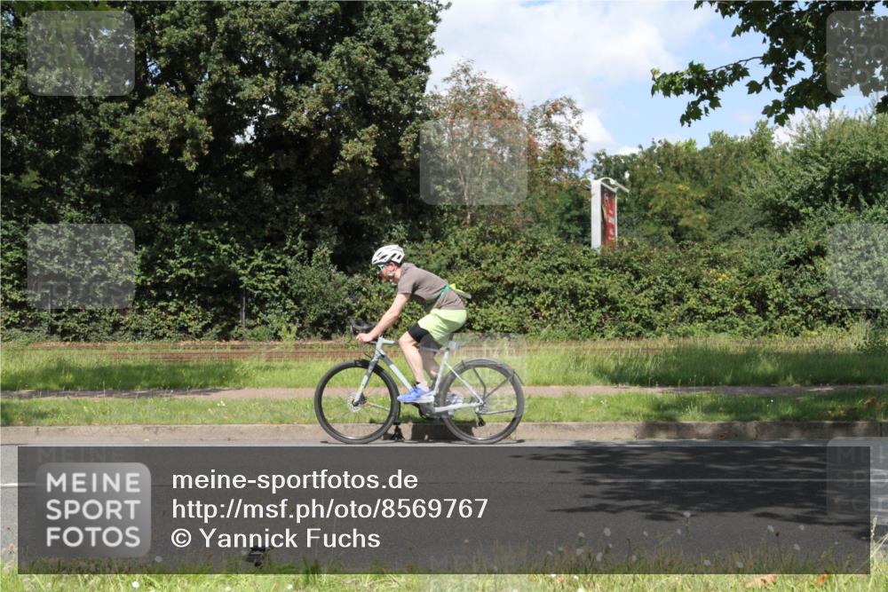 10.08.2025 - GEWOBA Citytriathlon Bremen Yannick Fuchs http://msf.ph/oto/8569767 10.08.2025 14:14:28 Radfahren 77, 93, 122, 143 meine-sportfotos.de