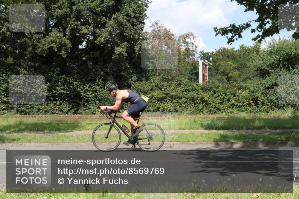 10.08.2025 - GEWOBA Citytriathlon Bremen Yannick Fuchs http://msf.ph/oto/8569769 10.08.2025 14:14:29 Radfahren 77, 93, 122, 143 meine-sportfotos.de