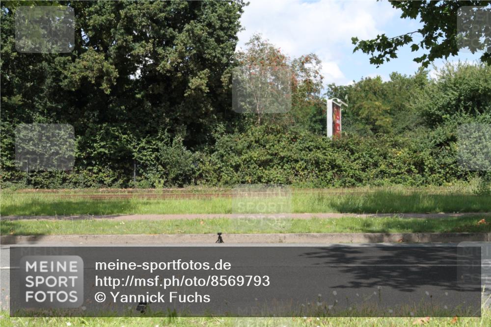 10.08.2025 - GEWOBA Citytriathlon Bremen Yannick Fuchs http://msf.ph/oto/8569793 10.08.2025 14:14:43 Radfahren 37, 68, 77, 93, 96, 105, 113, 143 meine-sportfotos.de