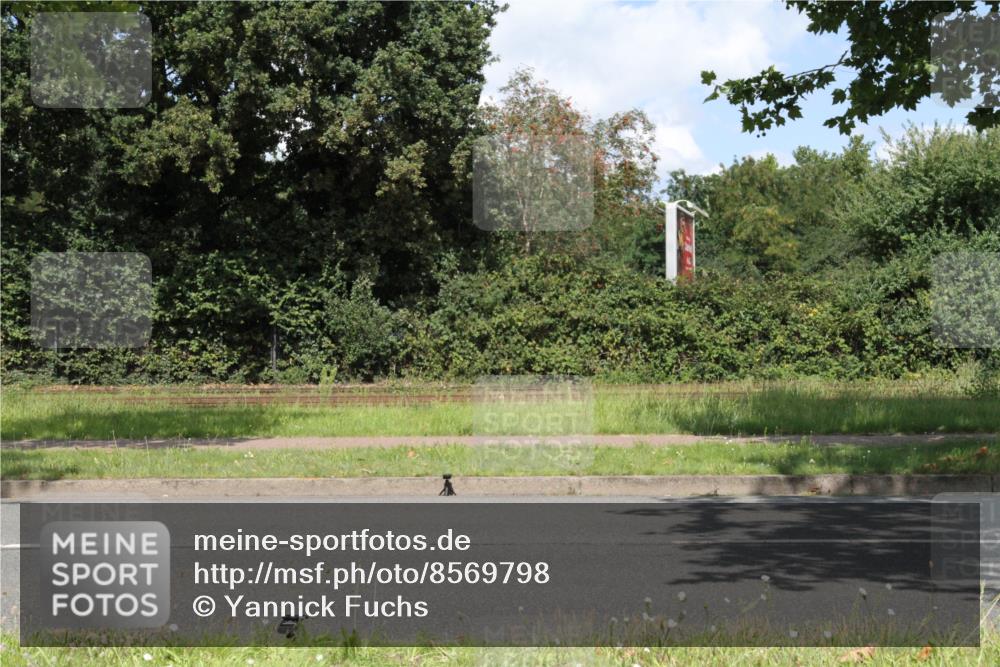 10.08.2025 - GEWOBA Citytriathlon Bremen Yannick Fuchs http://msf.ph/oto/8569798 10.08.2025 14:14:46 Radfahren 37, 68, 77, 82, 93, 96, 105, 113, 143 meine-sportfotos.de