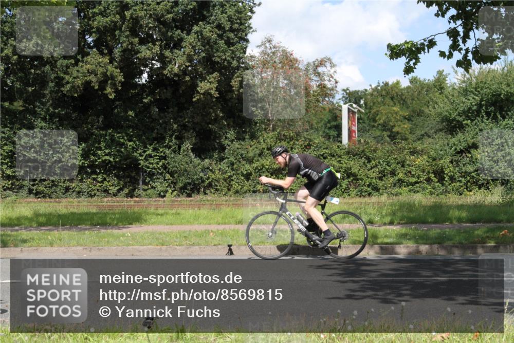 10.08.2025 - GEWOBA Citytriathlon Bremen Yannick Fuchs http://msf.ph/oto/8569815 10.08.2025 14:14:53 Radfahren 37, 68, 82, 96, 105, 113, 151, 226 meine-sportfotos.de