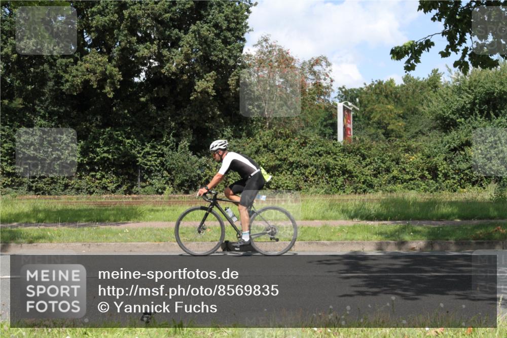 10.08.2025 - GEWOBA Citytriathlon Bremen Yannick Fuchs http://msf.ph/oto/8569835 10.08.2025 14:15:02 Radfahren 15, 37, 76, 82, 108, 133, 146, 151, 226 meine-sportfotos.de