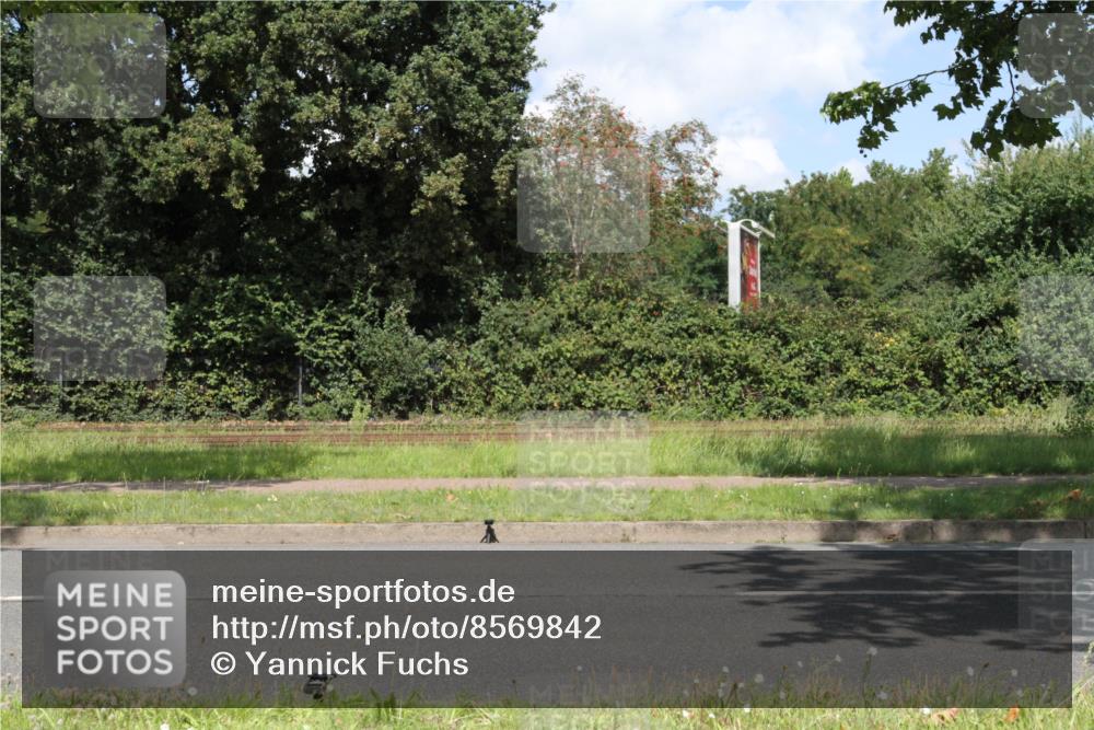 10.08.2025 - GEWOBA Citytriathlon Bremen Yannick Fuchs http://msf.ph/oto/8569842 10.08.2025 14:15:05 Radfahren 15, 37, 76, 82, 88, 108, 133, 146, 151, 226 meine-sportfotos.de