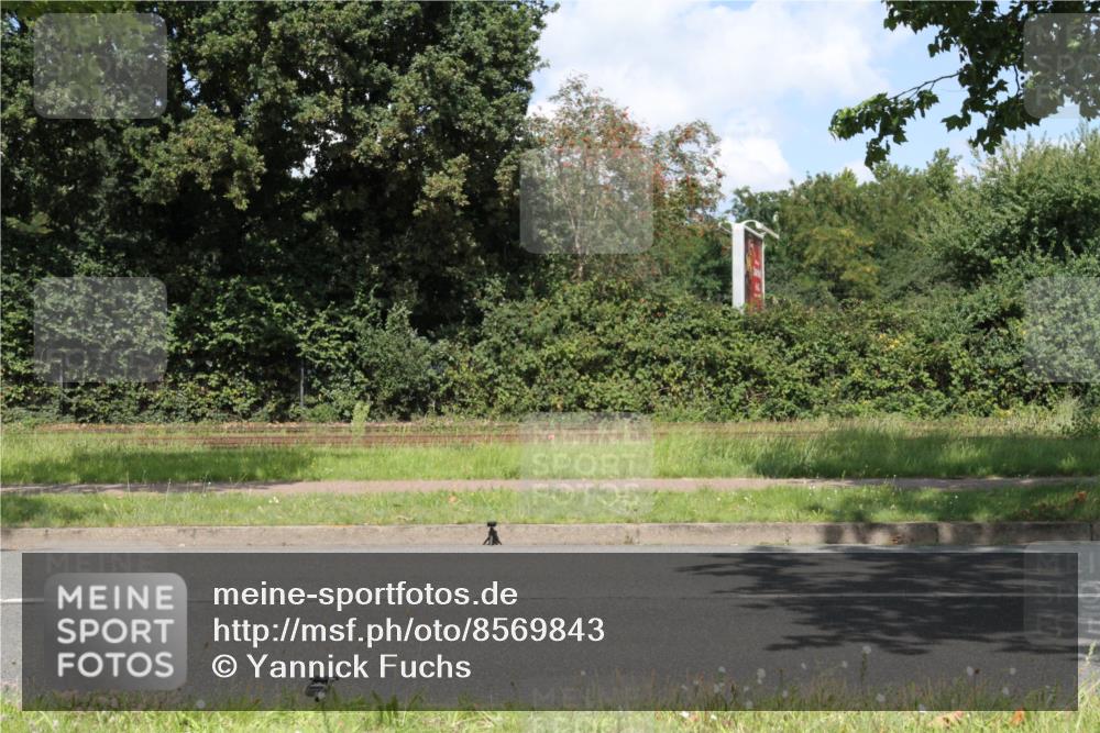 10.08.2025 - GEWOBA Citytriathlon Bremen Yannick Fuchs http://msf.ph/oto/8569843 10.08.2025 14:15:05 Radfahren 15, 37, 76, 82, 88, 108, 133, 146, 151, 226 meine-sportfotos.de