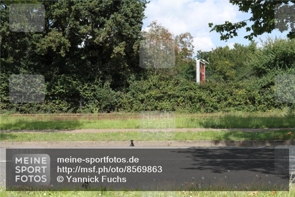 10.08.2025 - GEWOBA Citytriathlon Bremen Yannick Fuchs http://msf.ph/oto/8569863 10.08.2025 14:15:14 Radfahren 15, 45, 54, 55, 76, 88, 97, 108, 133, 146, 151, 226 meine-sportfotos.de