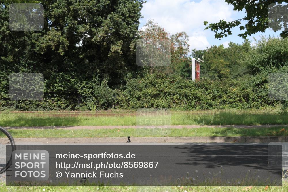 10.08.2025 - GEWOBA Citytriathlon Bremen Yannick Fuchs http://msf.ph/oto/8569867 10.08.2025 14:15:15 Radfahren 15, 45, 54, 55, 76, 88, 97, 108, 133, 146, 151 meine-sportfotos.de