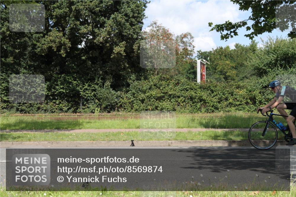 10.08.2025 - GEWOBA Citytriathlon Bremen Yannick Fuchs http://msf.ph/oto/8569874 10.08.2025 14:15:18 Radfahren 15, 45, 54, 55, 76, 88, 97, 108, 123, 133, 146 meine-sportfotos.de