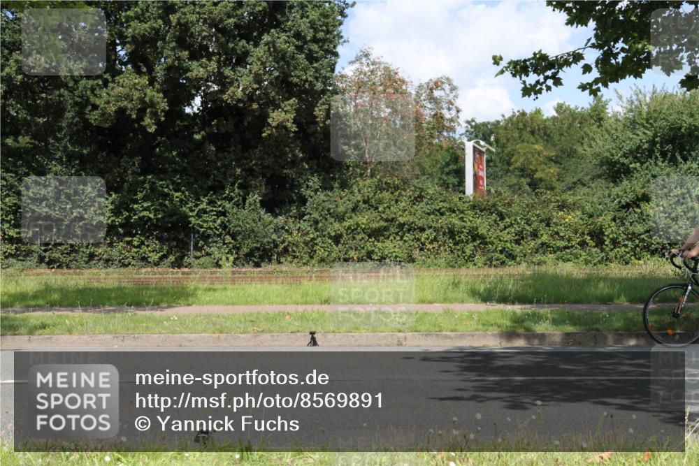 10.08.2025 - GEWOBA Citytriathlon Bremen Yannick Fuchs http://msf.ph/oto/8569891 10.08.2025 14:15:26 Radfahren 45, 54, 55, 76, 88, 97, 118, 123 meine-sportfotos.de